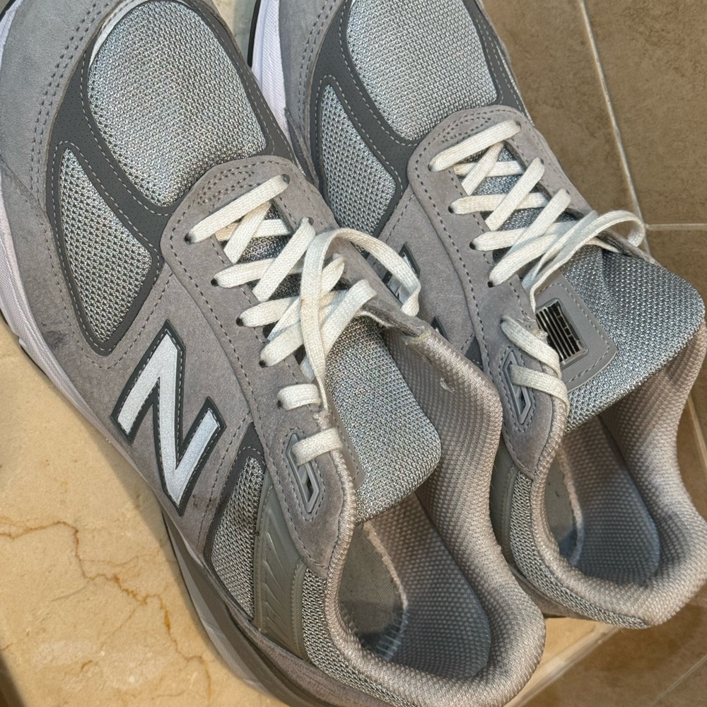 New Balance 990V5 Sneakers
